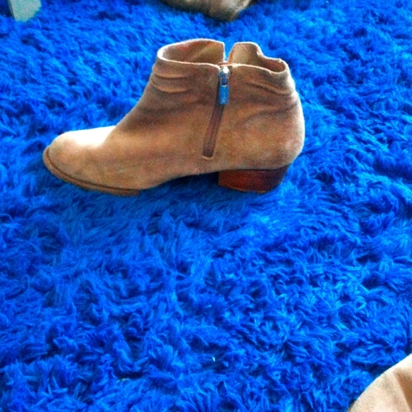 Women's Jessica Simpson Tan Ankle Boots - Picture 3 of 4